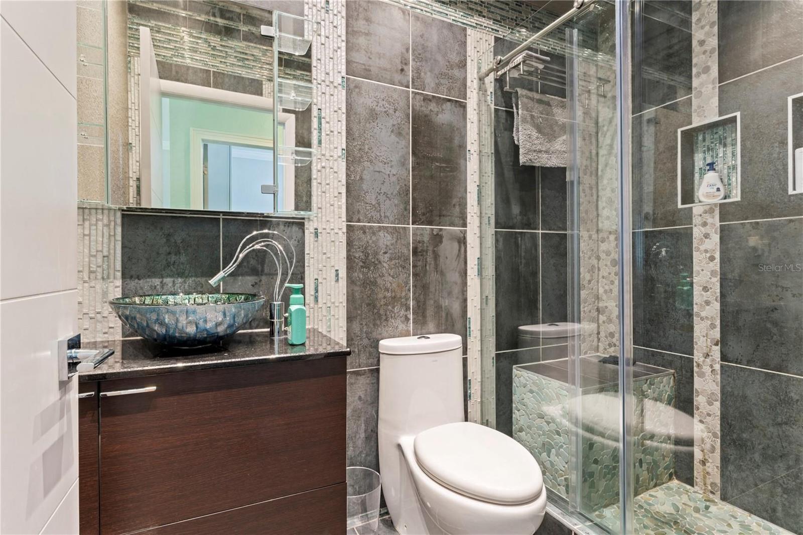 BEACH PARADISE LANDINGS CONDO - Residential