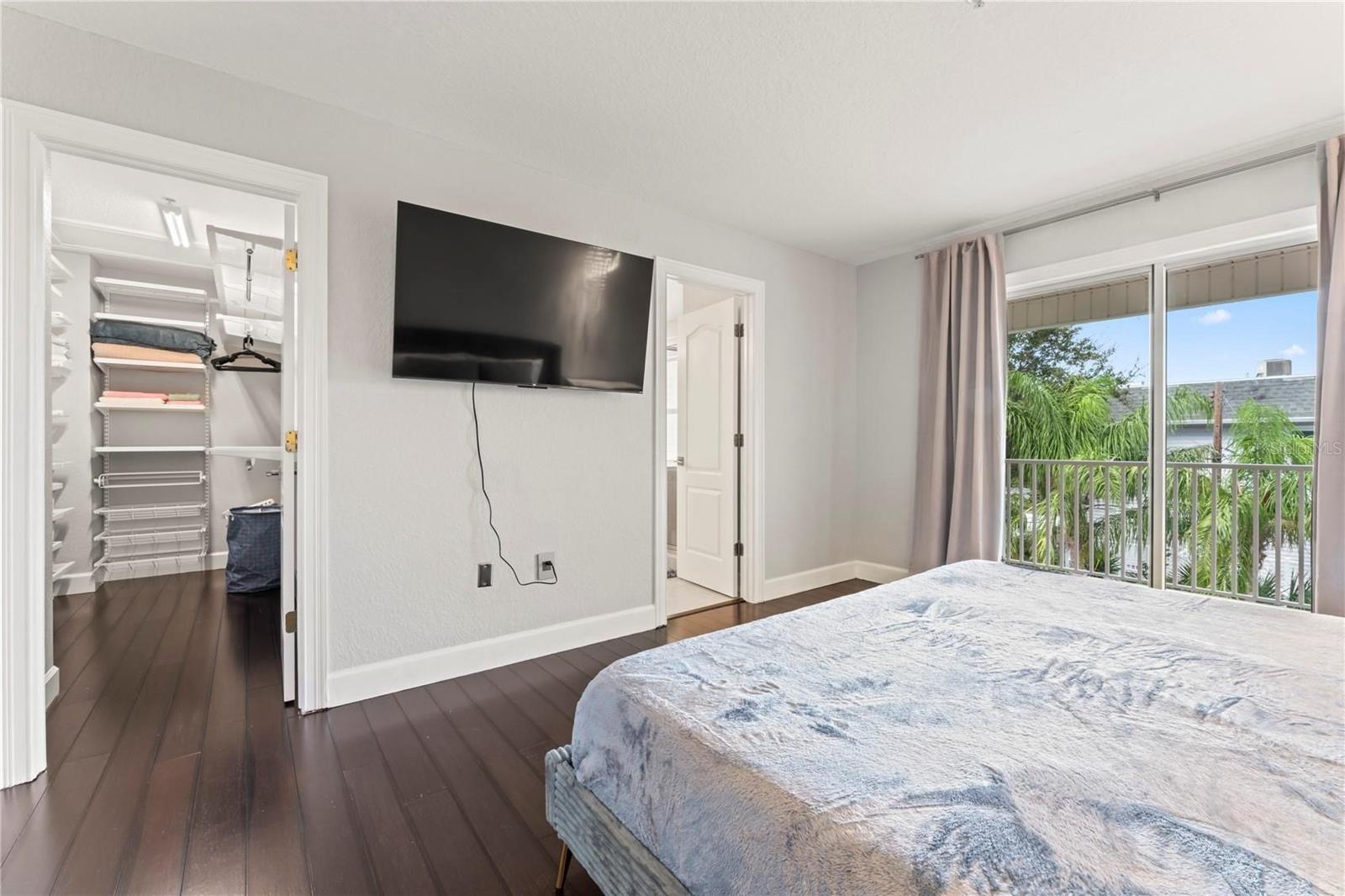 BEACH PARADISE LANDINGS CONDO - Residential