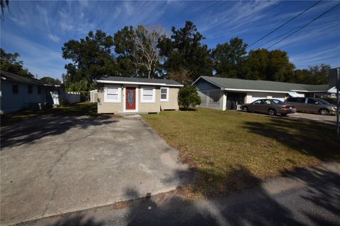 Photo of 317 E Barnes Avenue, Eustis, FL 32726 (MLS # O6412938)