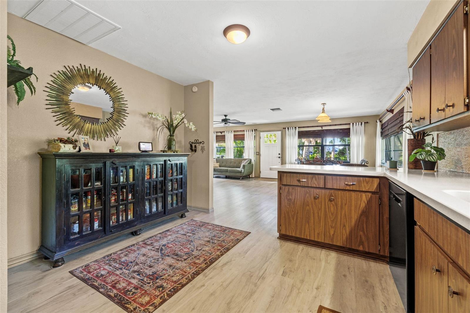 SHIPWATCH YACHT CLUB - Residential