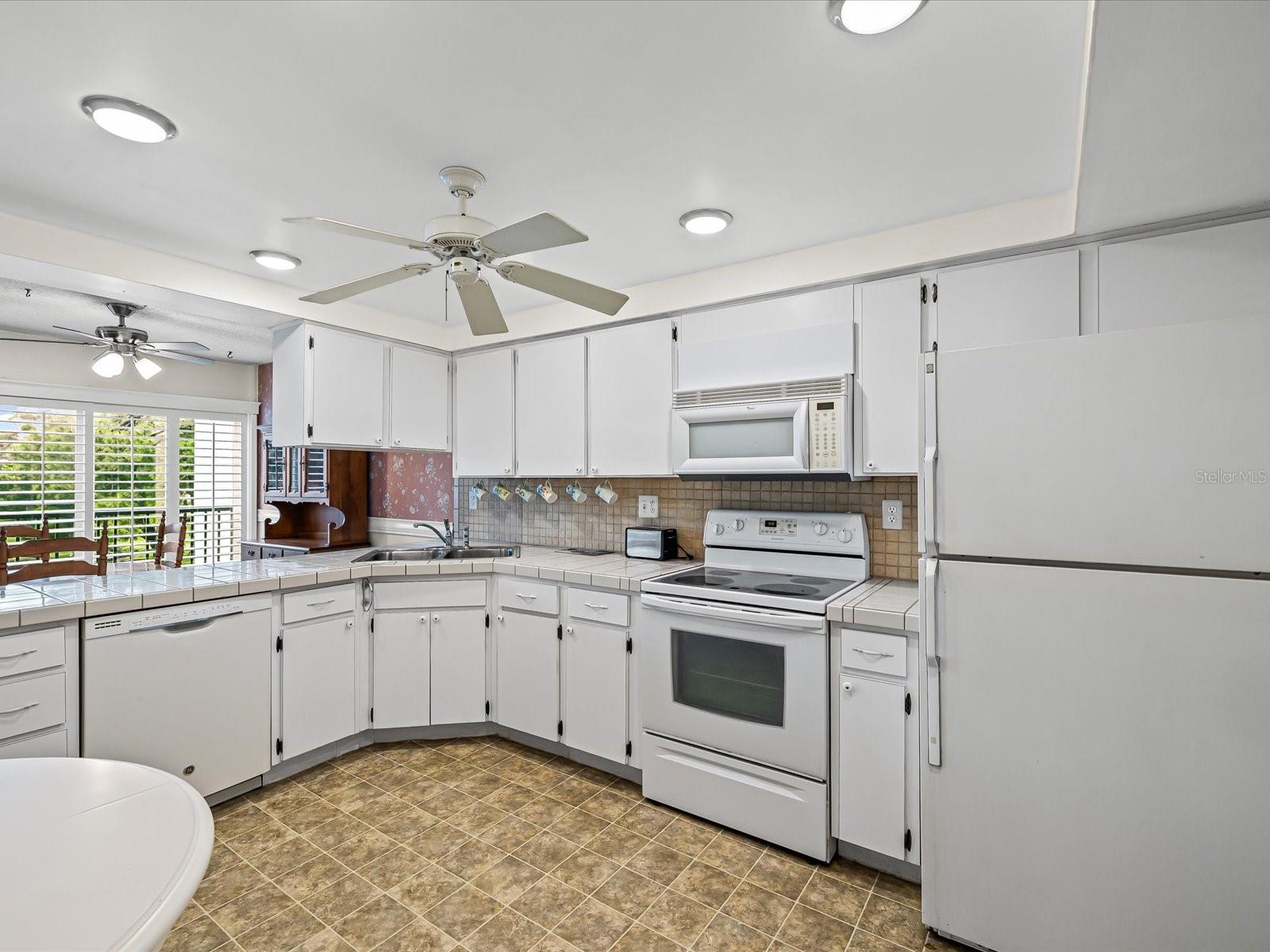 PENTHOUSE GREENS - Residential