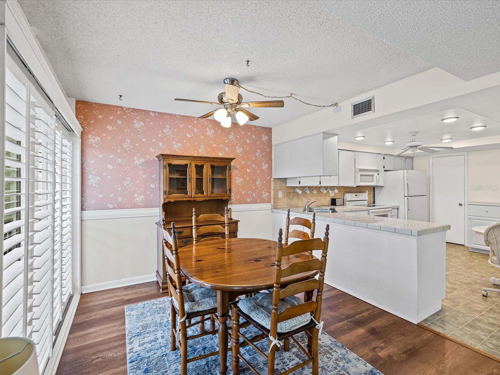 PENTHOUSE GREENS - Residential