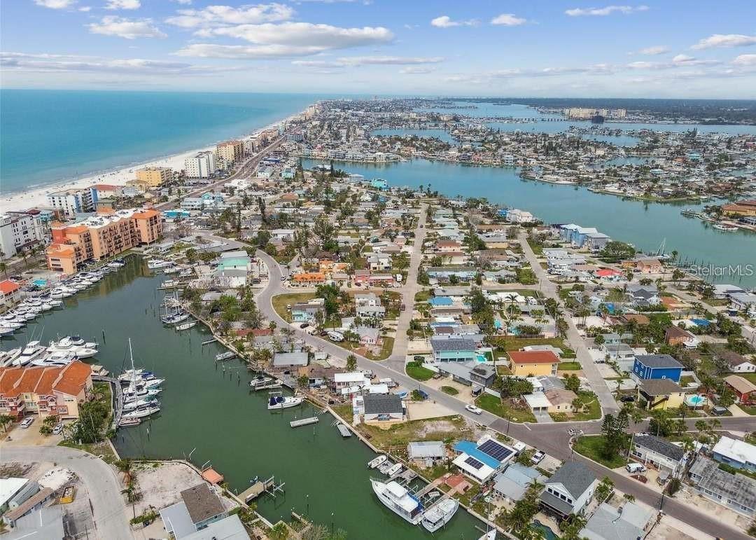 BOCA CIEGA ISLE - Residential