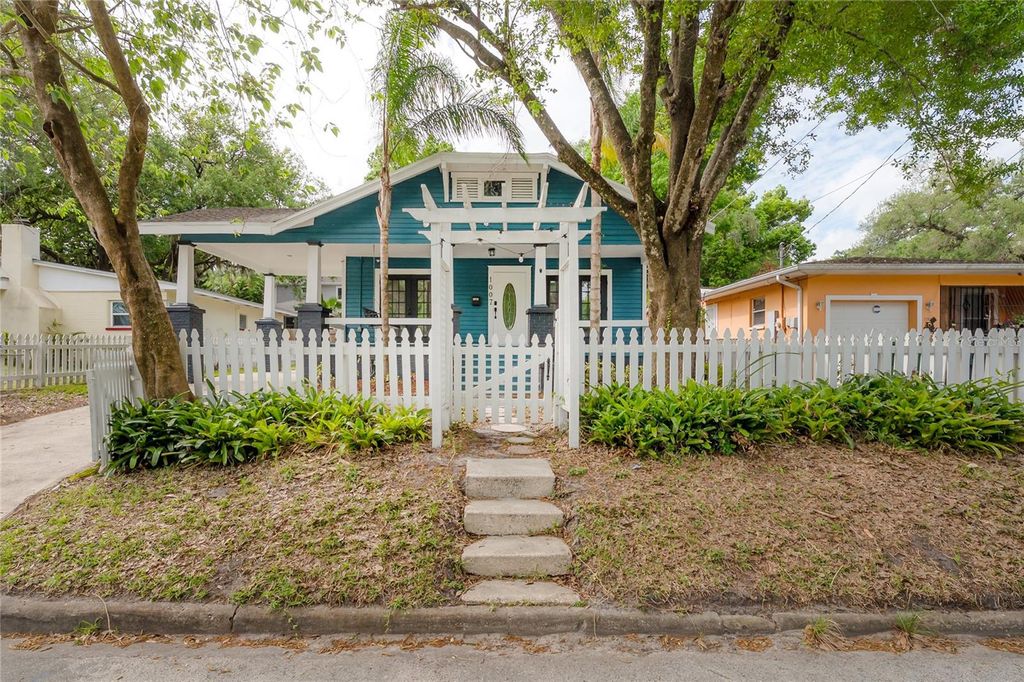 Photo of 1007 E Robson Street, Tampa, FL 33604 (MLS # TB8492375)
