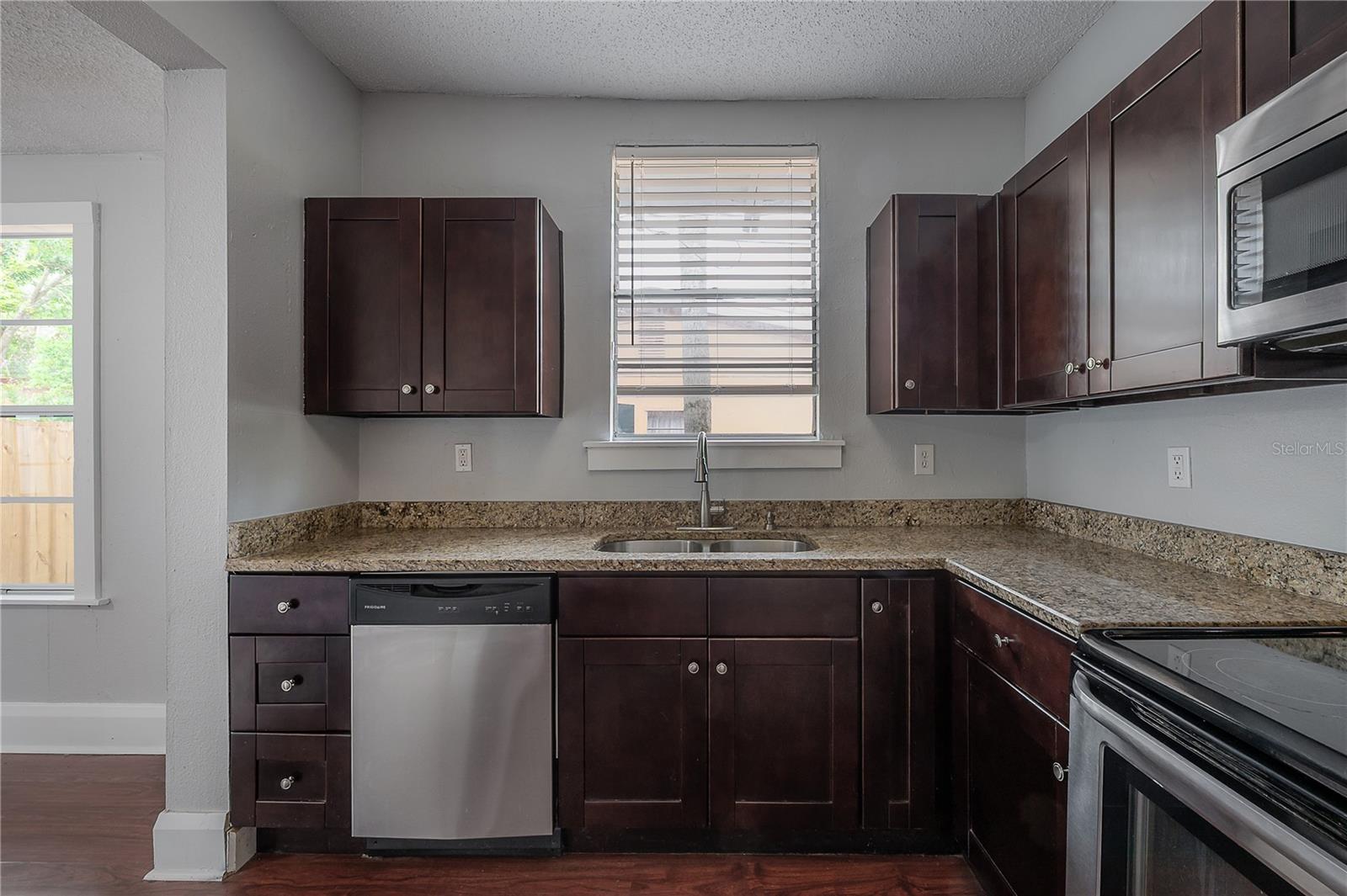 EVELYN CITY - Residential