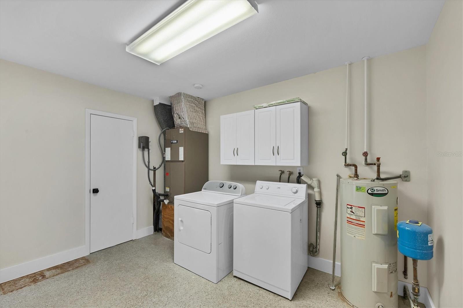 CAPE HAZE RESUB BLK U - Residential Lease