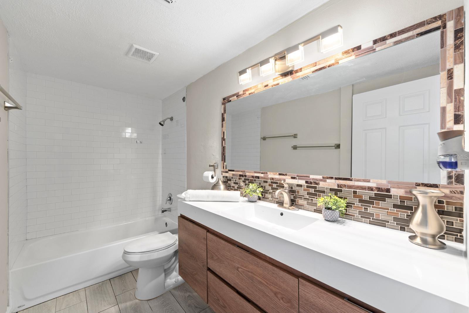 PINE CREST VILLA ADD 5 - Residential
