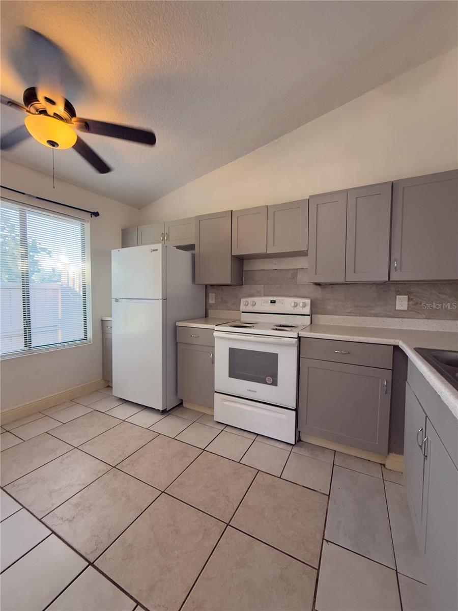 THE WILLOWS FIRST ADD - Residential Lease