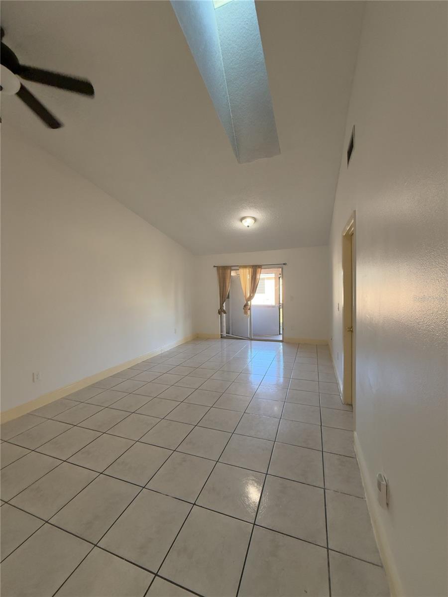 THE WILLOWS FIRST ADD - Residential Lease