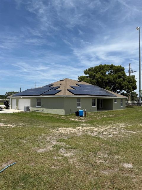 Tiny photo for 41430 Roger Giles Road, Umatilla, FL 32784 (MLS # G5112109)