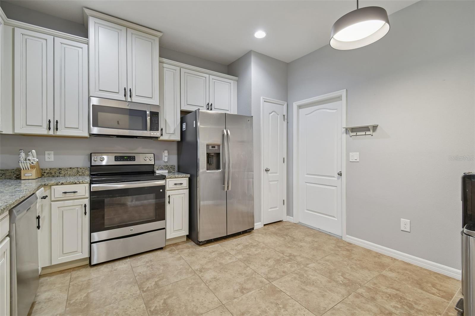 BROADWAY CENTRE TWNHMS - Residential