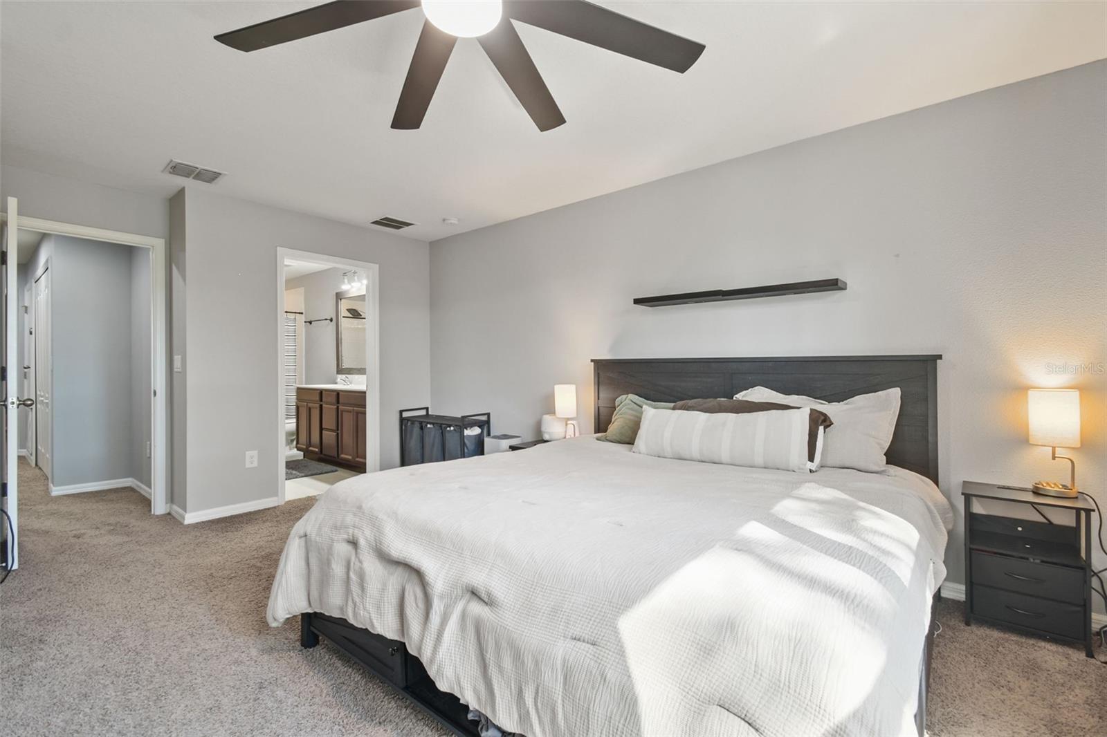 BROADWAY CENTRE TWNHMS - Residential