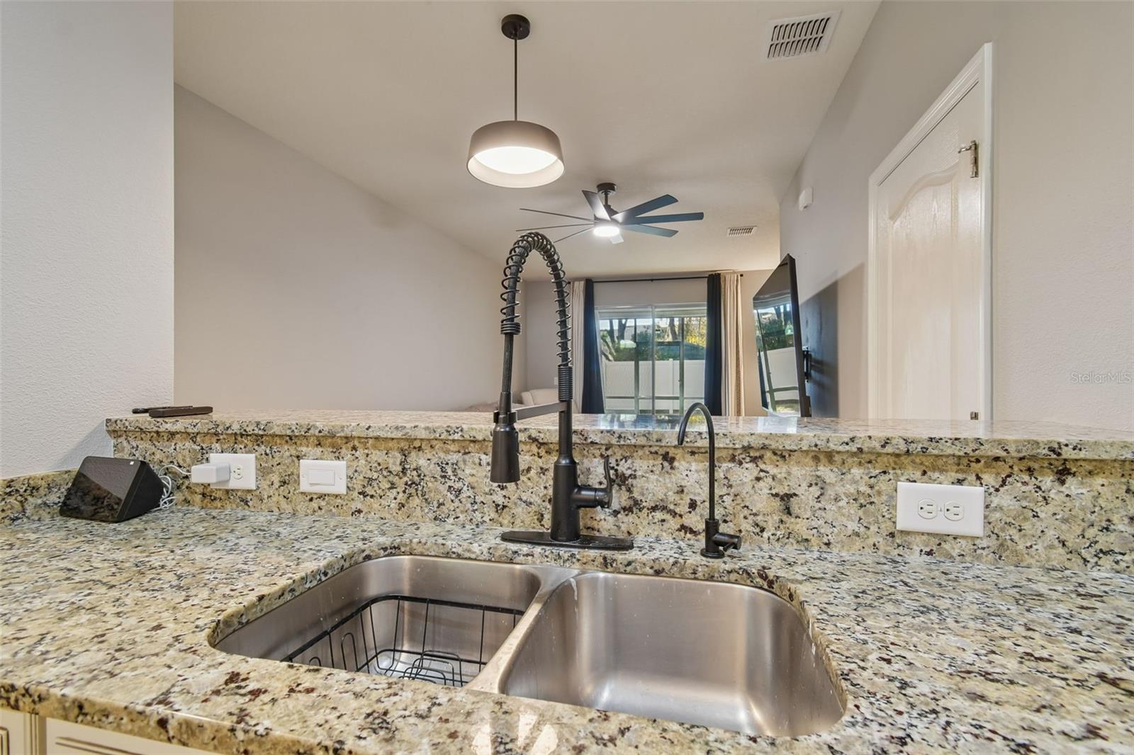 BROADWAY CENTRE TWNHMS - Residential