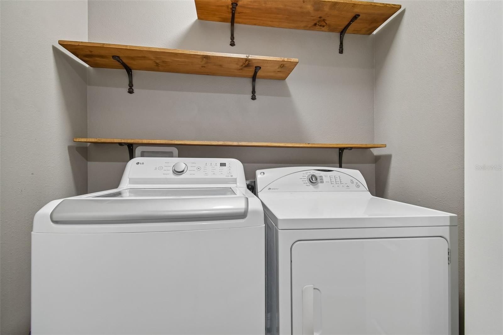 BROADWAY CENTRE TWNHMS - Residential