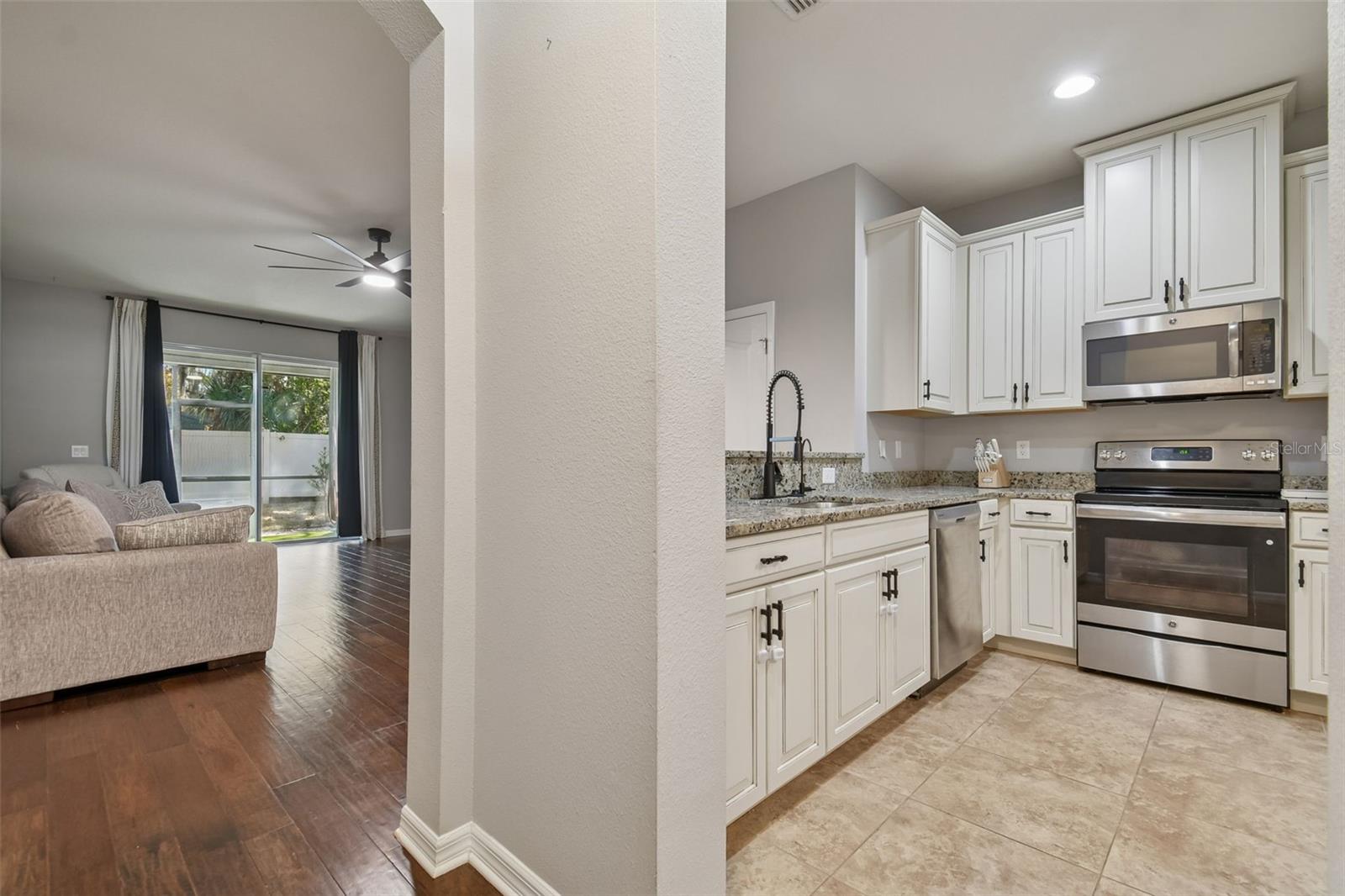 2109 BROADWAY VIEW AVENUE