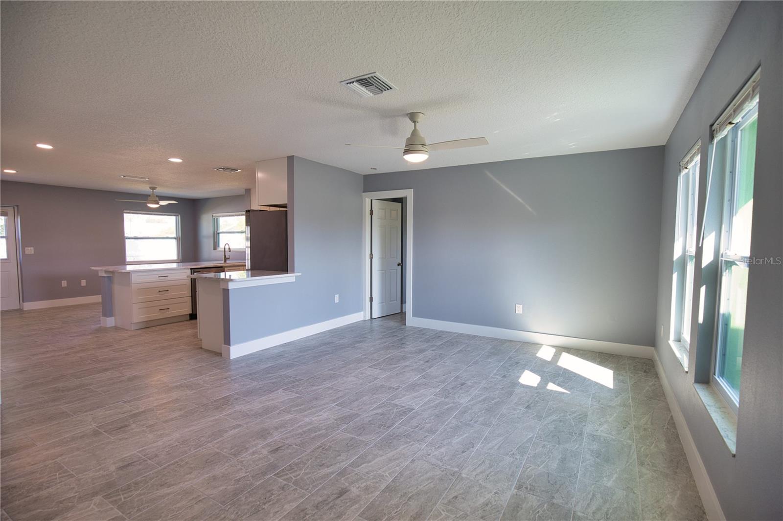 SOUTH VENICE - Residential Lease