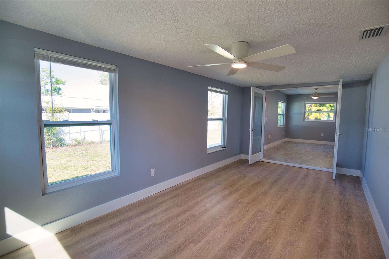 SOUTH VENICE - Residential Lease