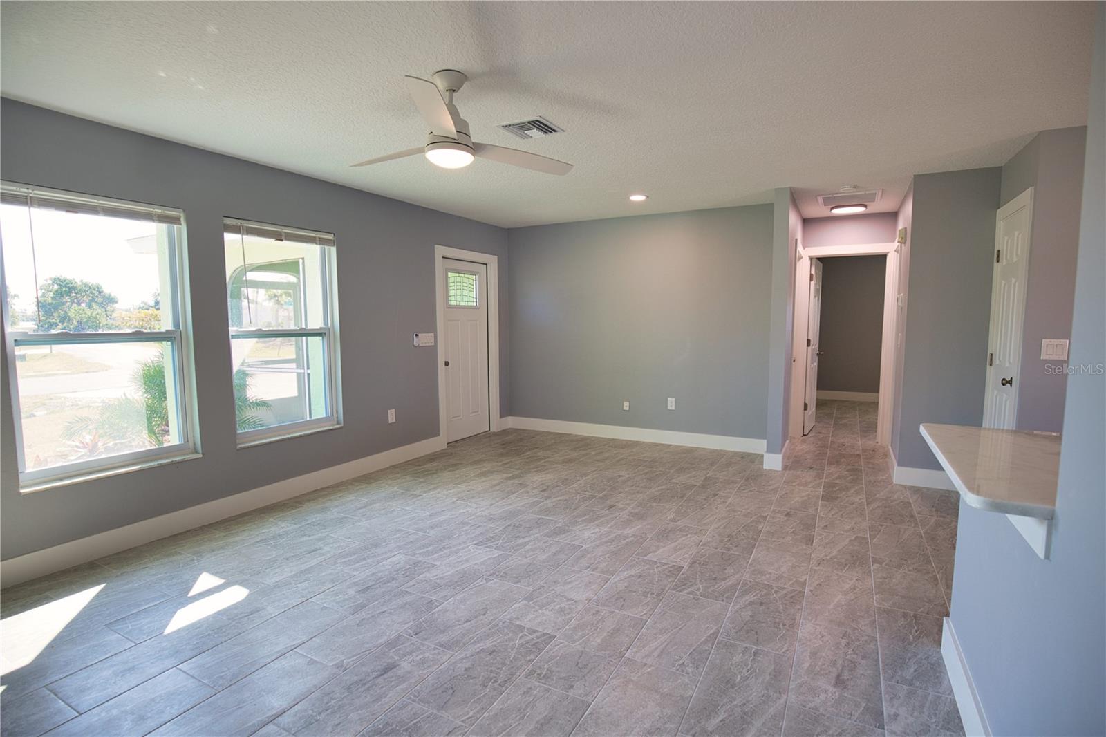 SOUTH VENICE - Residential Lease