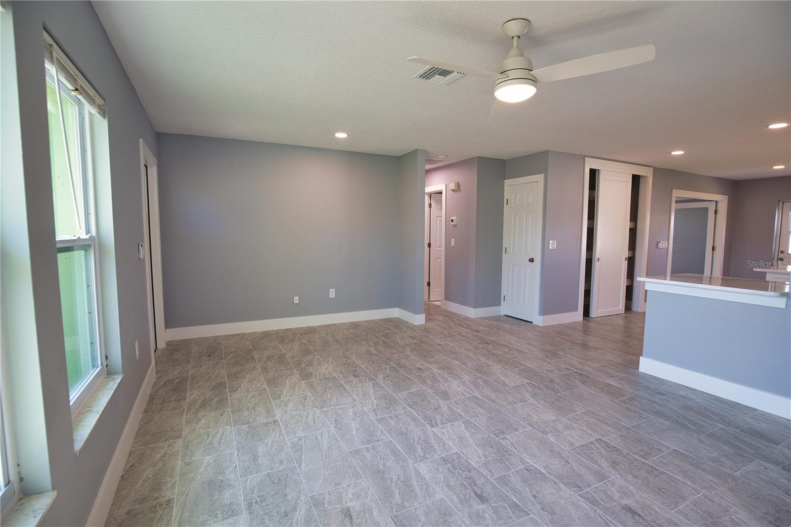 SOUTH VENICE - Residential Lease