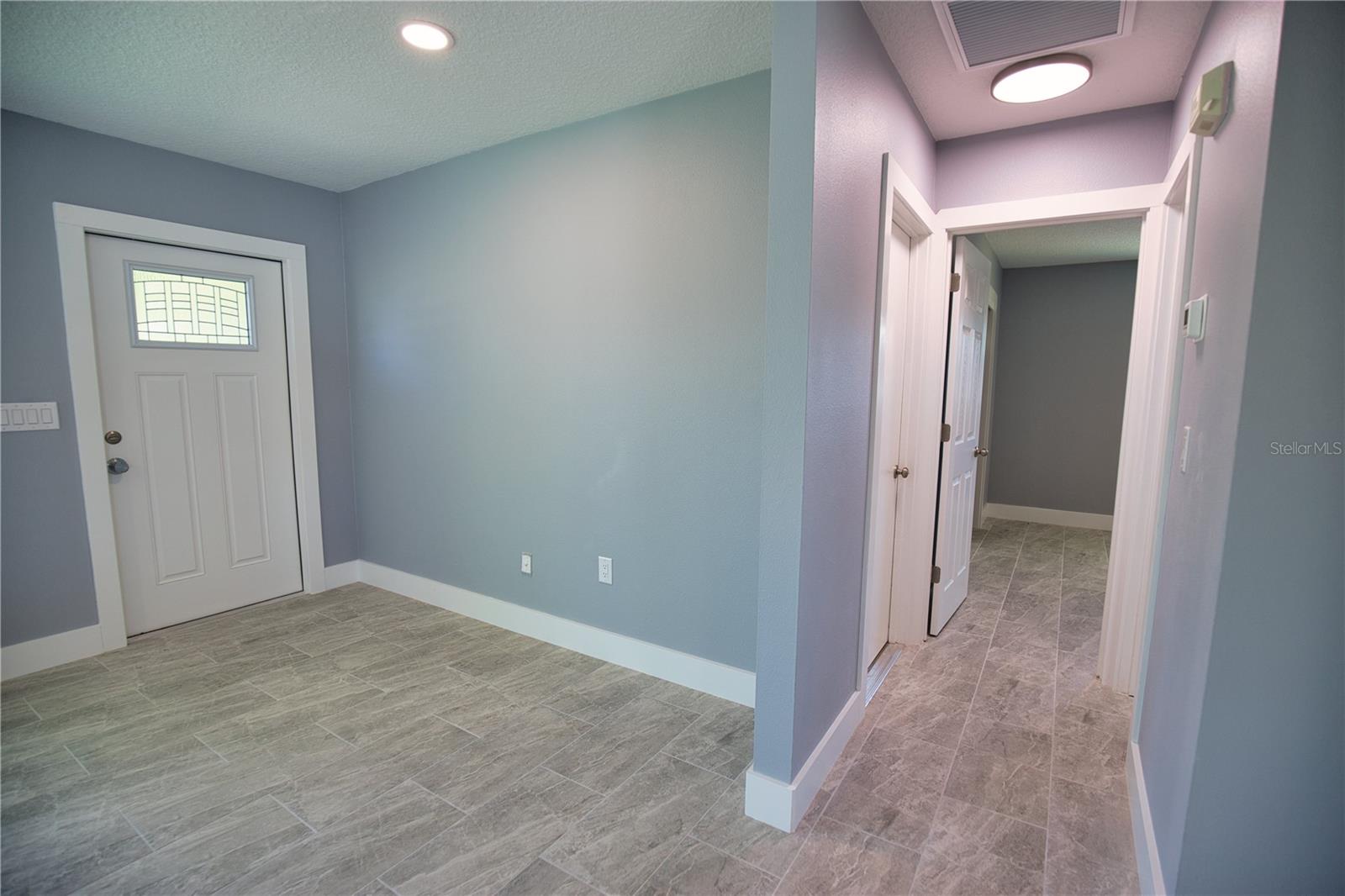 SOUTH VENICE - Residential Lease