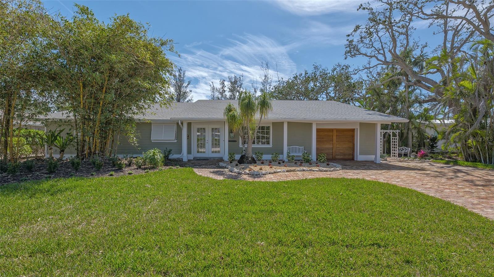 618 BUTTONWOOD DRIVE