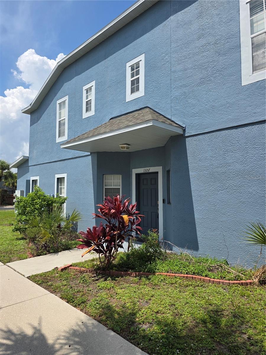 Short Sale. Short Sale – Third-Party Approval Required
Here’s your chance to own a spacious end-unit townhome at an incredible value! Located just 1 mile from I-75 and directly across the street from a peaceful lake, this property offers convenience and potential. Shops, restaurants, and schools are just 2 minutes away, making it perfect for anyone seeking both accessibility and lifestyle.
The first floor showcases GORGEOUS hand-scraped wood laminate flooring in the living and dining rooms, kitchen, dinette, and downstairs bedroom. Plush carpet adds comfort in other areas, and ceramic tile in all bathrooms provides durability and ease of maintenance.
Enjoy custom touches like decorative picture-frame moulding and chair railing in the dinette. The open-concept layout features vaulted ceilings, a spacious great room, formal dining, and a breakfast nook just off the kitchen. Step outside to a large screened-in patio with a storage closet and serene views of open green space.
The downstairs bedroom and full bath are perfect for guests, in-laws, or a home office. Upstairs, all bedrooms feature vaulted ceilings and walk-in closets—including a generous primary suite with dual closets and a private en-suite bath. A laundry area is located just steps from the bedrooms for added convenience.
The kitchen includes classic oak cabinetry and overlooks the main living area. This home is in a gated community with amenities like a dog park, pool, sidewalks, and a brand-new Publix shopping center just outside the community entrance.