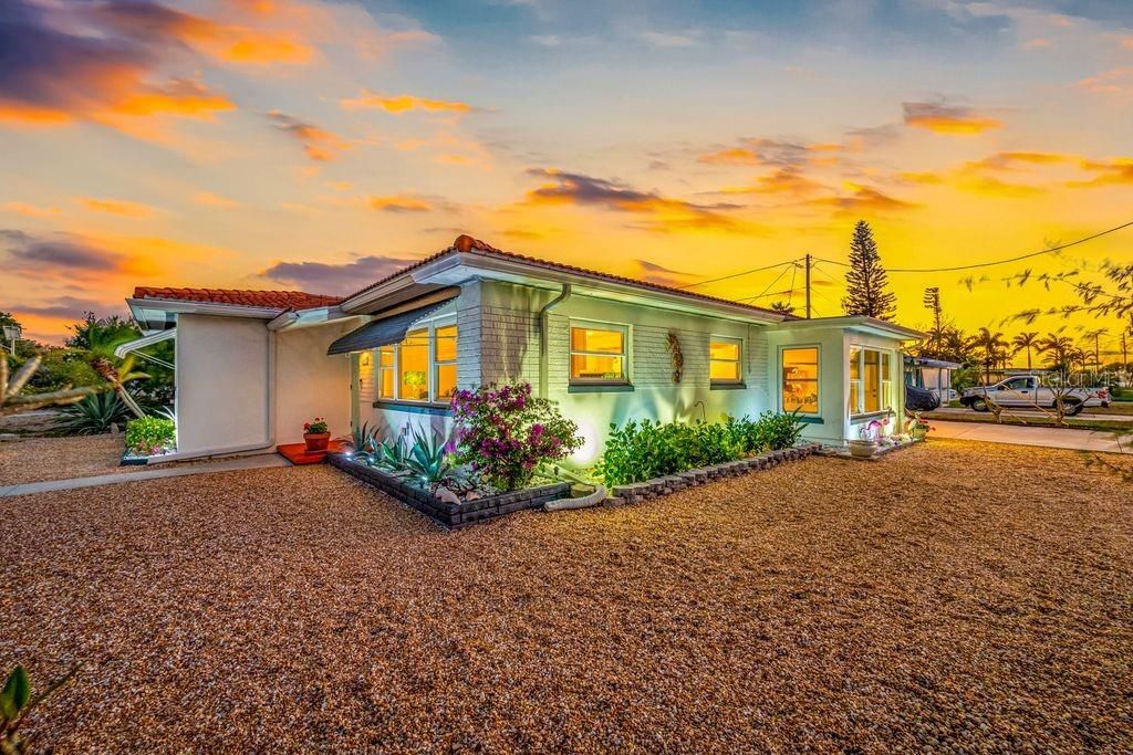 Photo of 1401 Island Drive S, South Pasadena, FL 33707 (MLS # TB8520875)