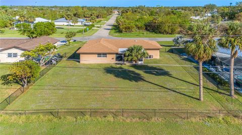 A home in PORT CHARLOTTE