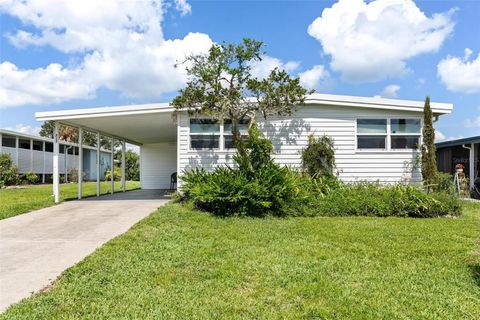 Photo of 717 W Coach N Four Drive, Leesburg, FL 34748 (MLS # G5098805)