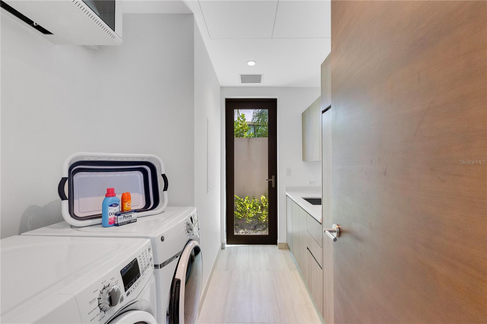 THE ENCLAVE - Residential