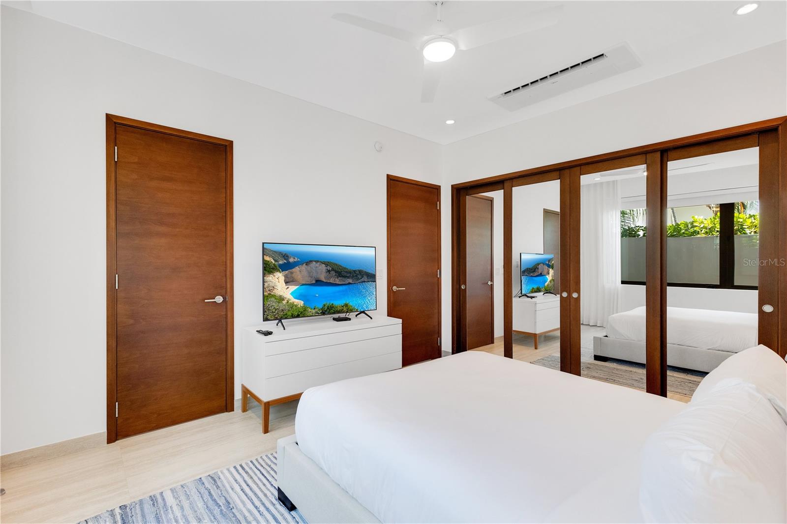 THE ENCLAVE - Residential
