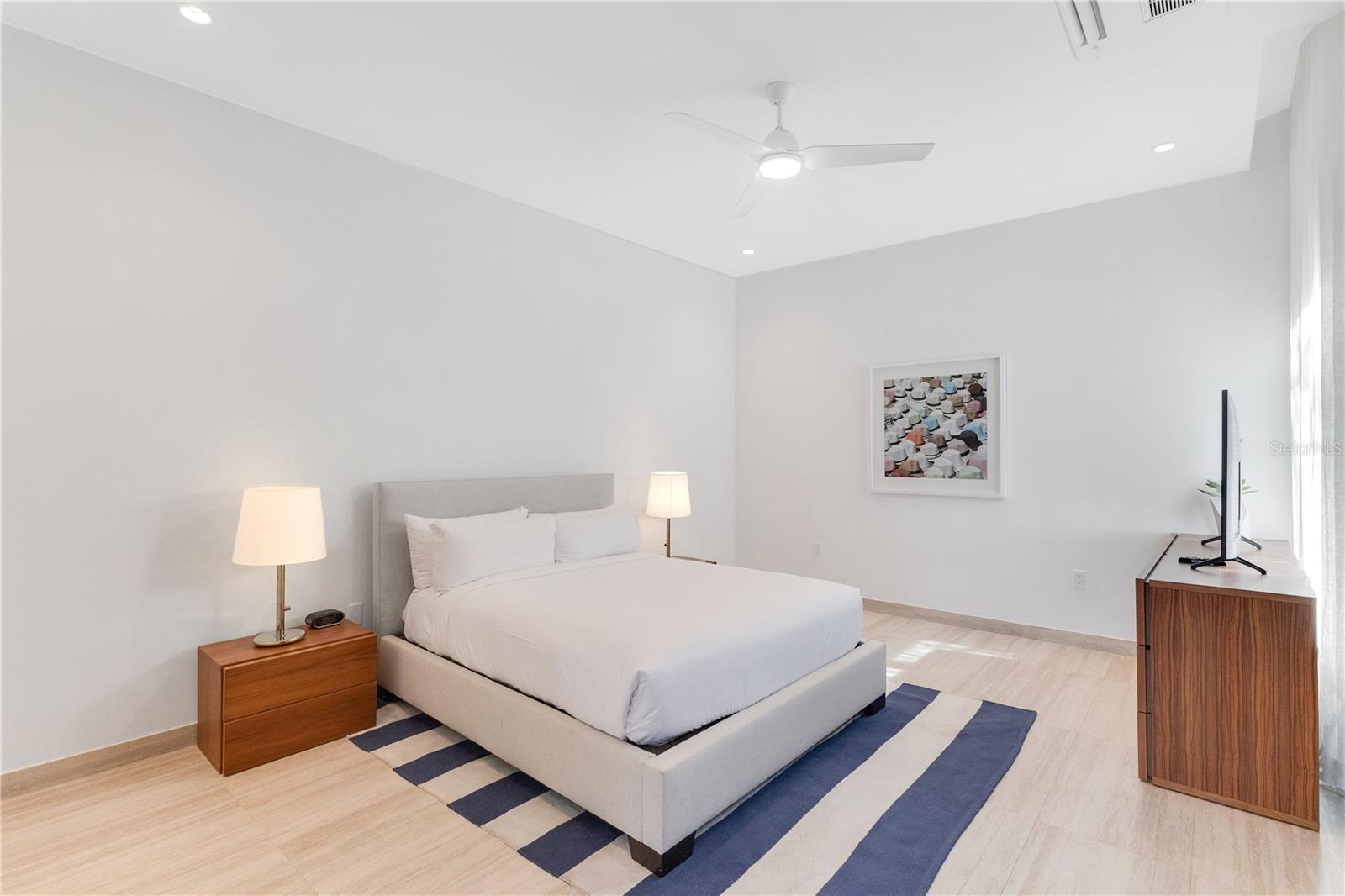 THE ENCLAVE - Residential