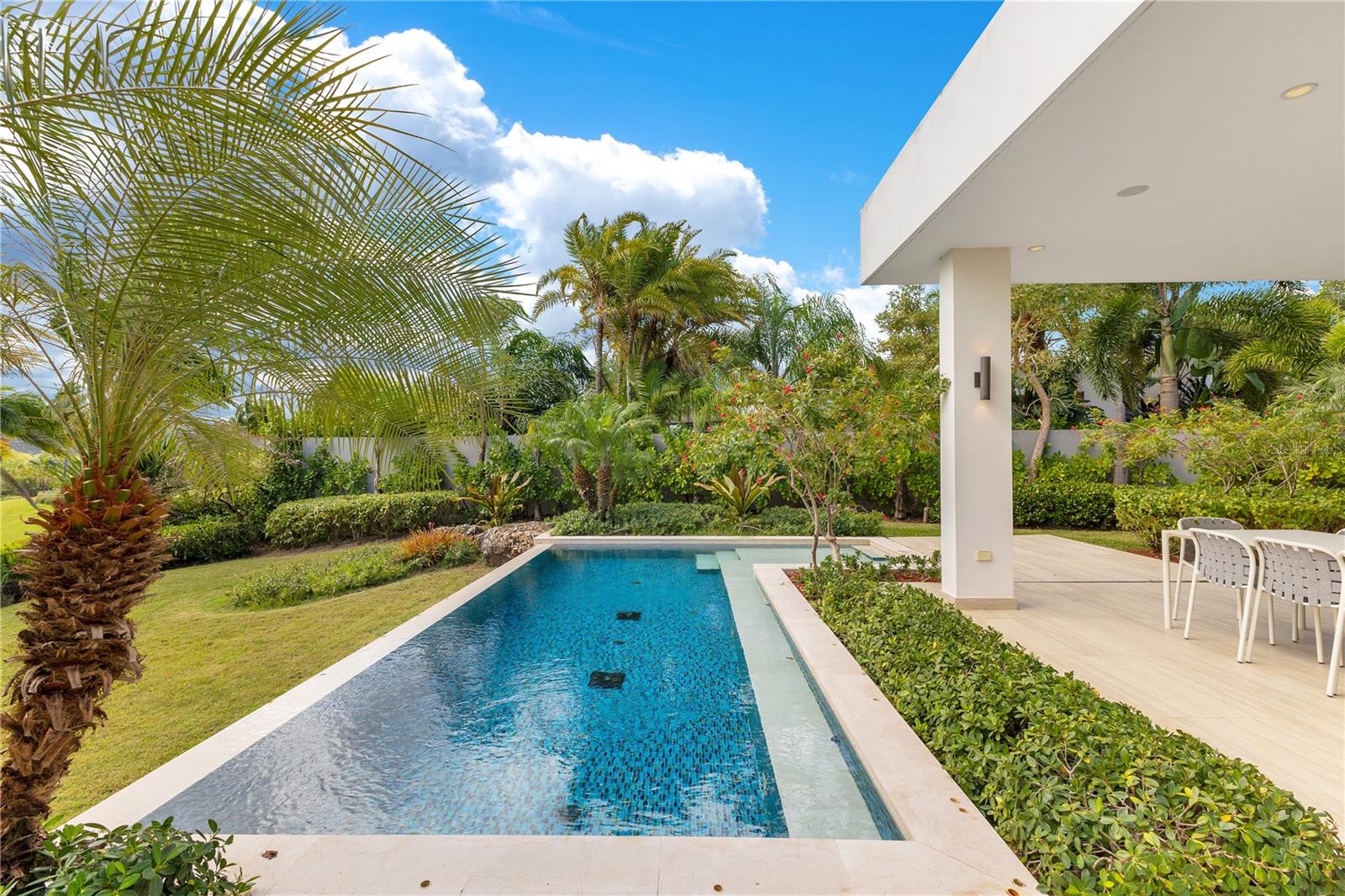 THE ENCLAVE - Residential