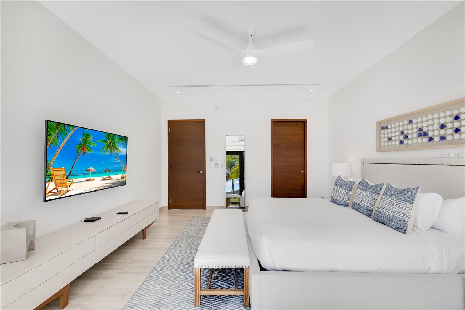 THE ENCLAVE - Residential