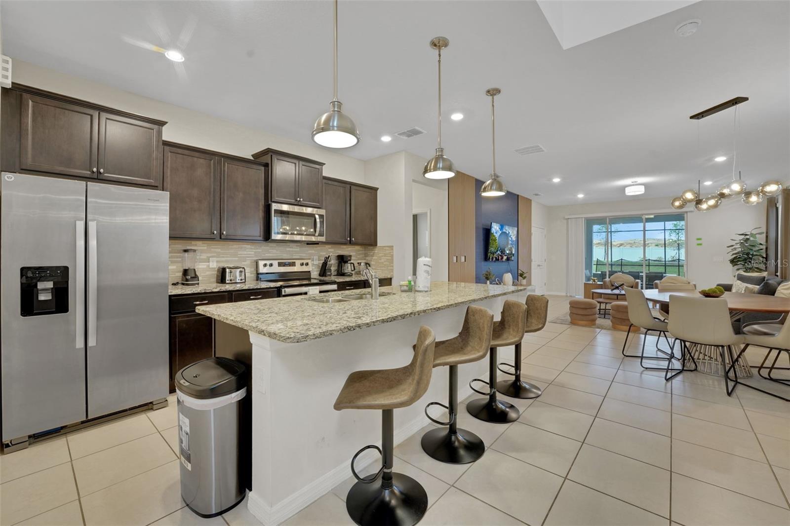 WINDSOR ISLAND RESIDENCE PH 3 - Residential