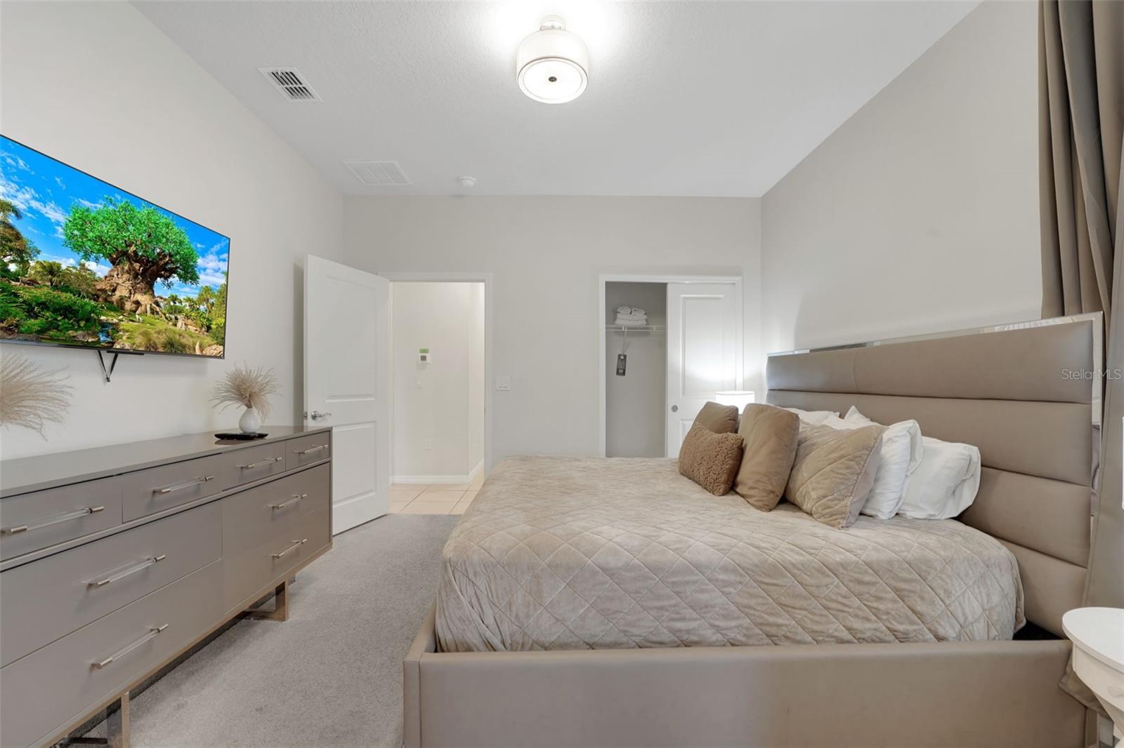 WINDSOR ISLAND RESIDENCE PH 3 - Residential