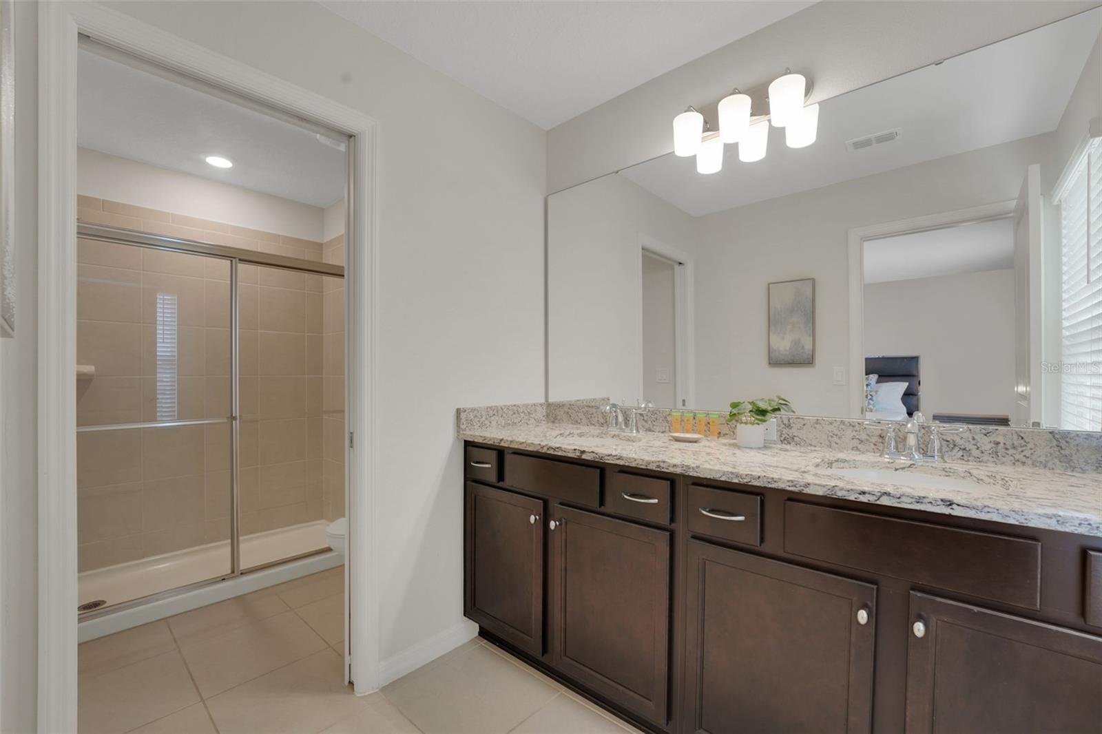 WINDSOR ISLAND RESIDENCE PH 3 - Residential