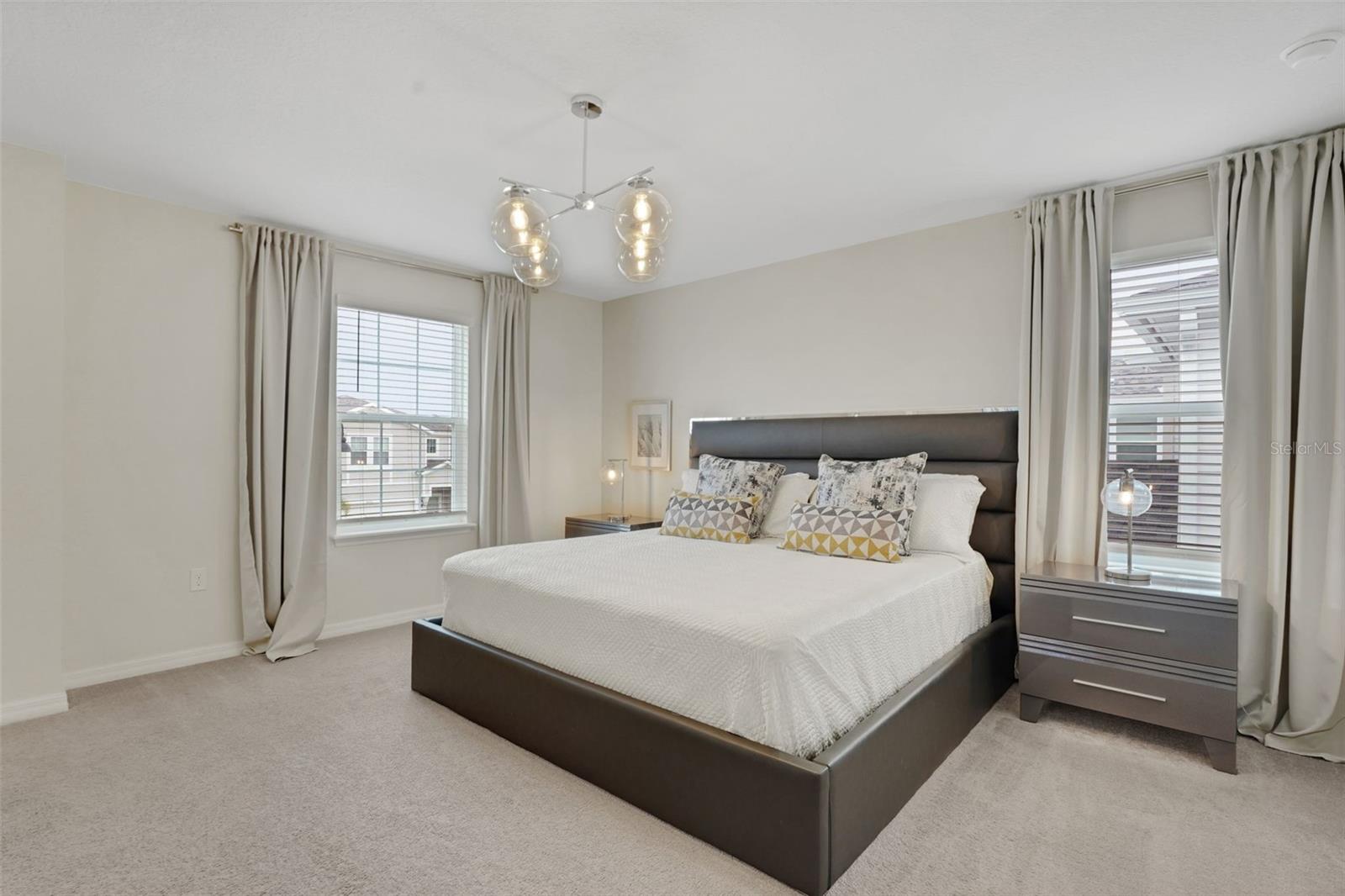 WINDSOR ISLAND RESIDENCE PH 3 - Residential