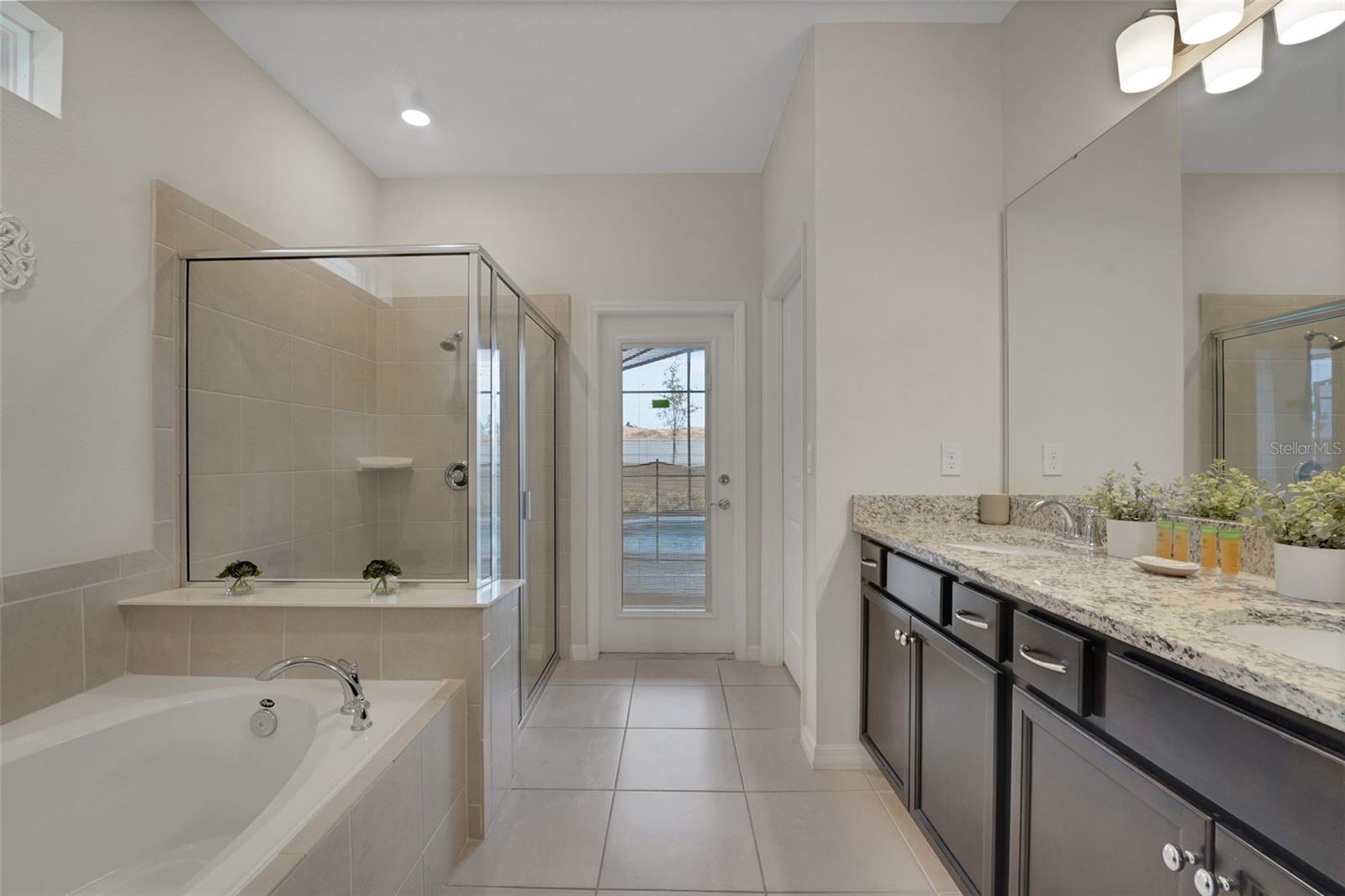 WINDSOR ISLAND RESIDENCE PH 3 - Residential