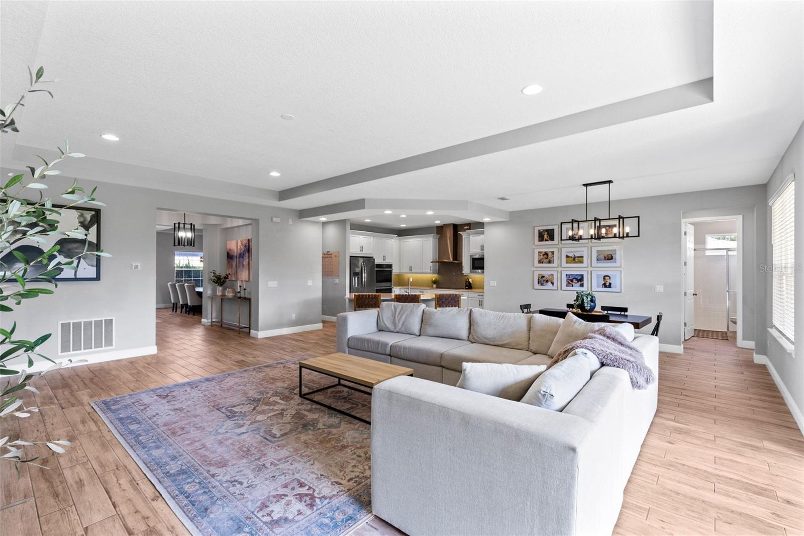 SOUTHERN OAKS PH THREE - Residential