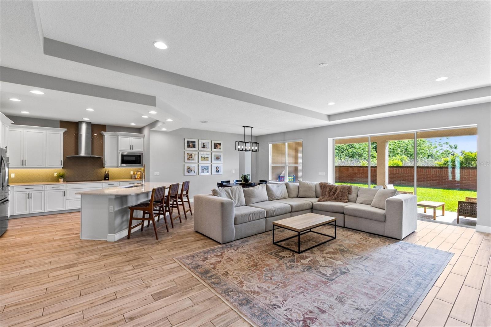 SOUTHERN OAKS PH THREE - Residential