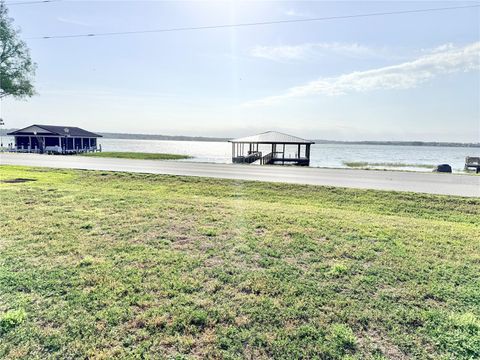 Tiny photo for 3155 Lakeshore Drive, Mount Dora, FL 32757 (MLS # G5111262)