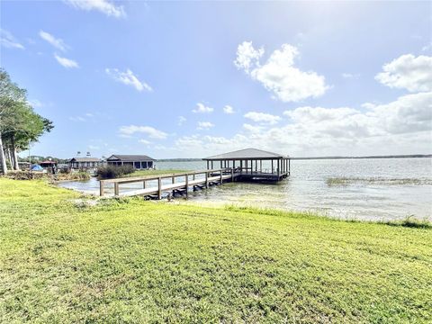 Tiny photo for 3155 Lakeshore Drive, Mount Dora, FL 32757 (MLS # G5111262)