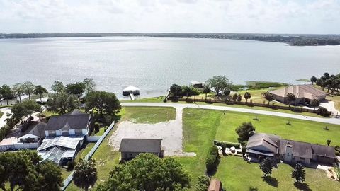 Tiny photo for 3155 Lakeshore Drive, Mount Dora, FL 32757 (MLS # G5111262)