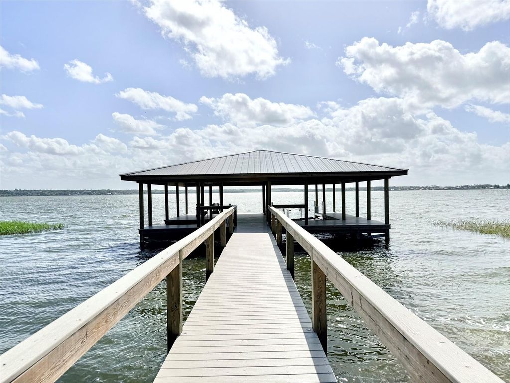 Photo of 3155 Lakeshore Drive, Mount Dora, FL 32757 (MLS # G5111262)