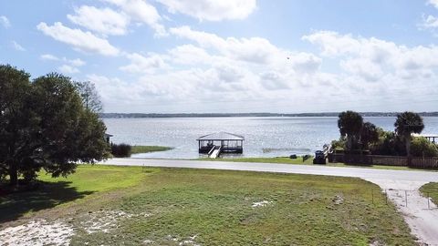 Tiny photo for 3155 Lakeshore Drive, Mount Dora, FL 32757 (MLS # G5111262)