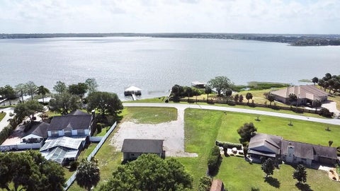 Tiny photo for 3155 Lakeshore Drive, Mount Dora, FL 32757 (MLS # G5111262)
