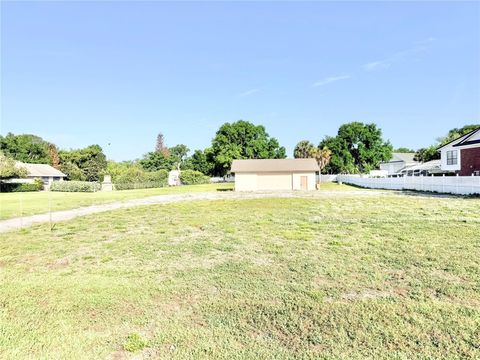 Tiny photo for 3155 Lakeshore Drive, Mount Dora, FL 32757 (MLS # G5111262)