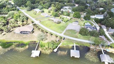 Tiny photo for 3155 Lakeshore Drive, Mount Dora, FL 32757 (MLS # G5111262)