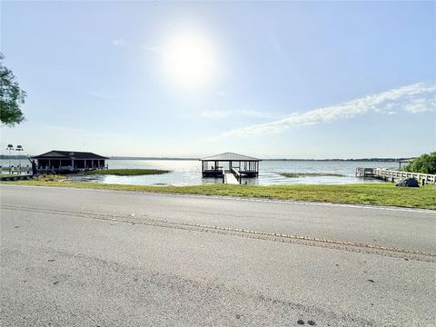 Tiny photo for 3155 Lakeshore Drive, Mount Dora, FL 32757 (MLS # G5111262)